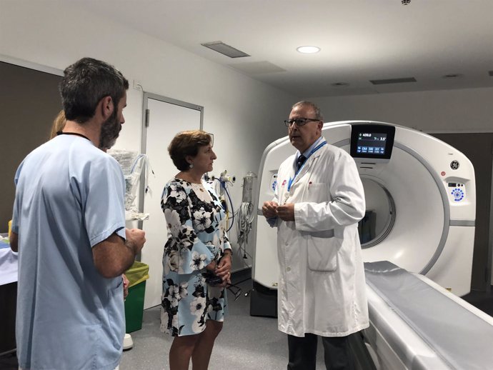 Real visita los nuevos equipamientos del Servicio de Radiología