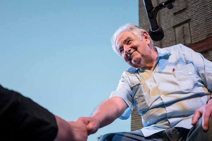 José Mujica en el acto en que ha recibido el Premio El Laurel de Poesía