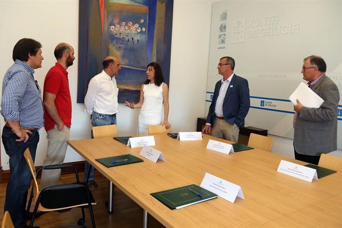 Ángeles Vázquez en una reunión con profesionales agrarios