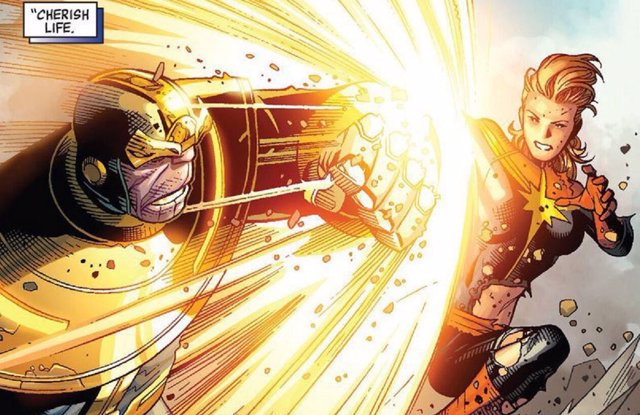 Capitana Marvel versus Thanos