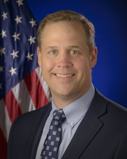 Retrato oficial del administrador de la NASA Jim Bridenstine