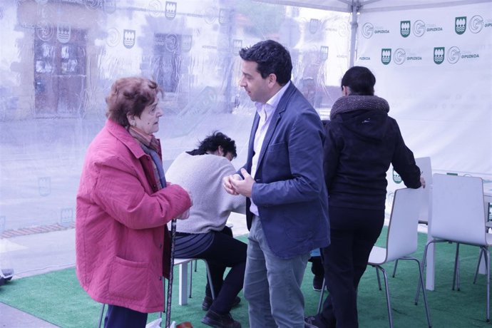 Imanol Lasa en presupuestos participativos de la Diputación