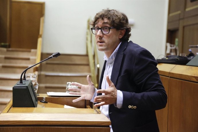 Foto de archivo de Eneko Andueza en el Parlamento Vasco