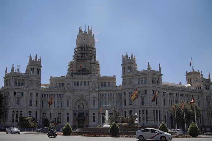 Fotos de recurso de algunos de los lugares más reconocidos de Madrid, como Gran 