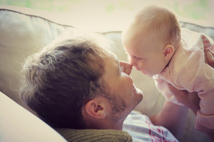 Posponer la paternidad reduce la posibilidad de engendrar