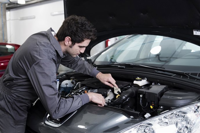 Reparació d'un cotxe, taller