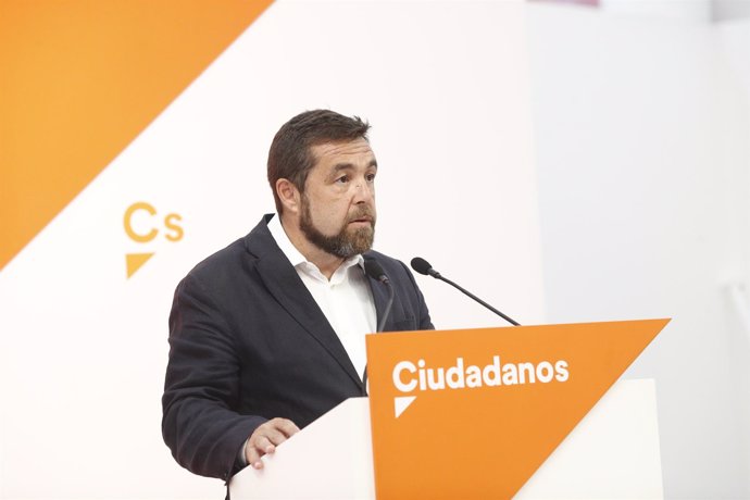 El secretario general del grupo parlamentario de Ciudadanos, Miguel Gutiérrez, a