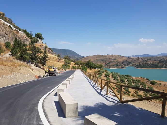 Carretera de Zahara de la Sierra reparada