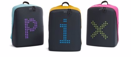 Pix es una mochila inteligente con puede personalizarse con emojis, señales o juegos en 8bits