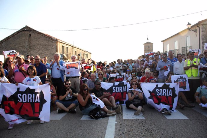 Manifestantes de 'Soria ¡Ya!' 