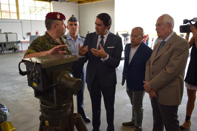 Suárez-Quiñones, en la Base Aérea Militar de León. 