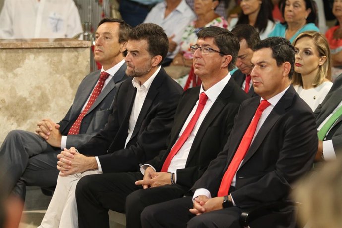 Marín, junto a otros líderes andaluces, durante el acto en Almería