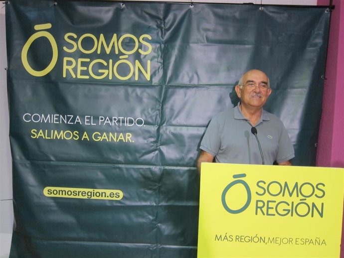   El Presidente De Somos Región, Alberto Garre, En La Rueda De Prensa