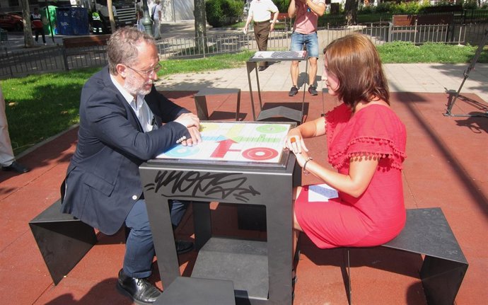 Los concejales Manuel Saravia y María Sánchez. 24-8-2018