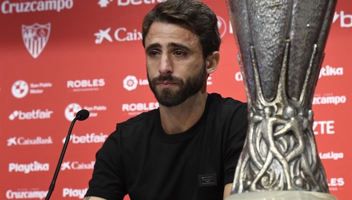 Nico Pareja se despide del Sevilla entre lágrimas