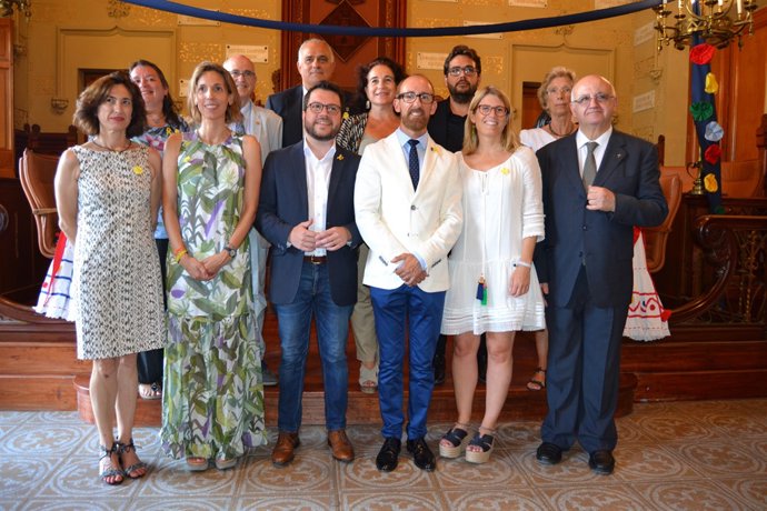 L'alcalde de Sitges, Forns, amb Aragonès, Artadi i Chacón