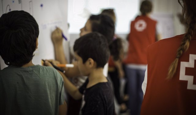 Ayuda de Cruz Roja Española a menores en Grecia