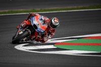 Lorenzo consigue la 'pole' de MotoGP tras los sustos de la lluvia