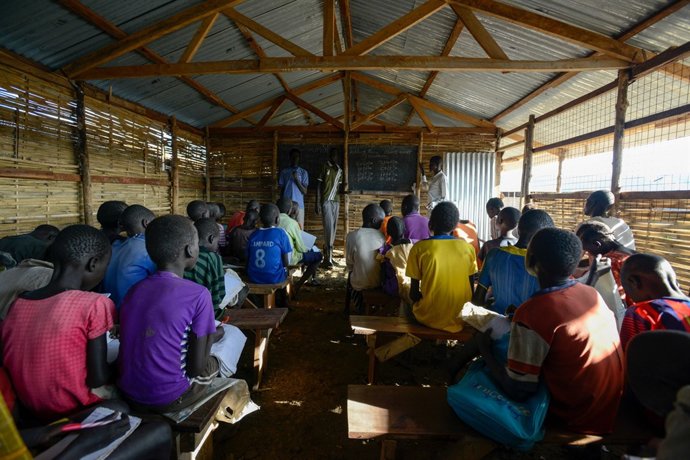  Escuela Para Niños Desplazados En Sudán Del Sur De UNICEF  