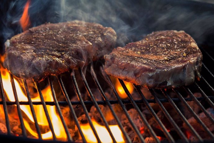 Cocinar con carbón o madera incrementa el riesgo de muerte cardiovascular