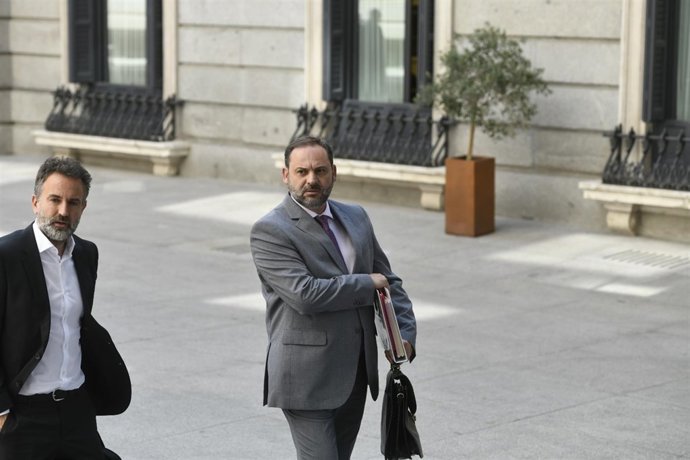 José Luis Ábalos llega al Congreso para comparecer en la Comisión de Fomento