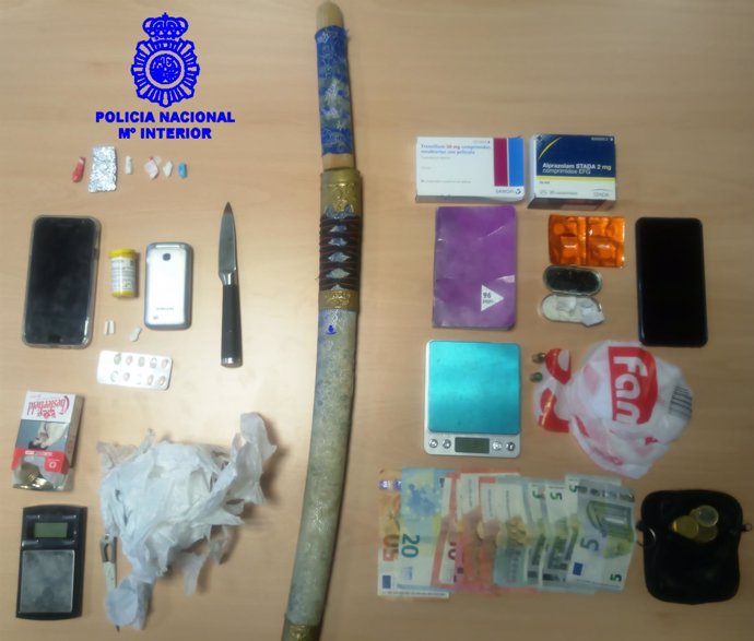 Detenidos drogas en Vigo, material incautado