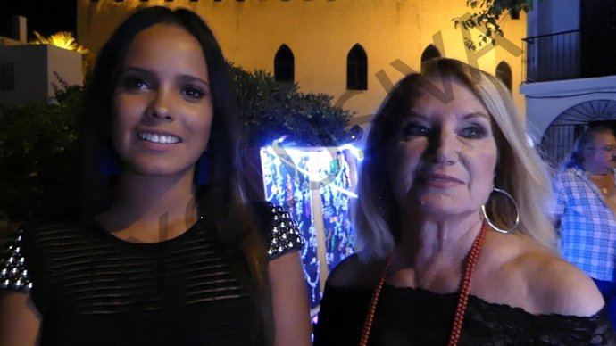 GLORIA CAMILA Y GLORIA MOHEDANO