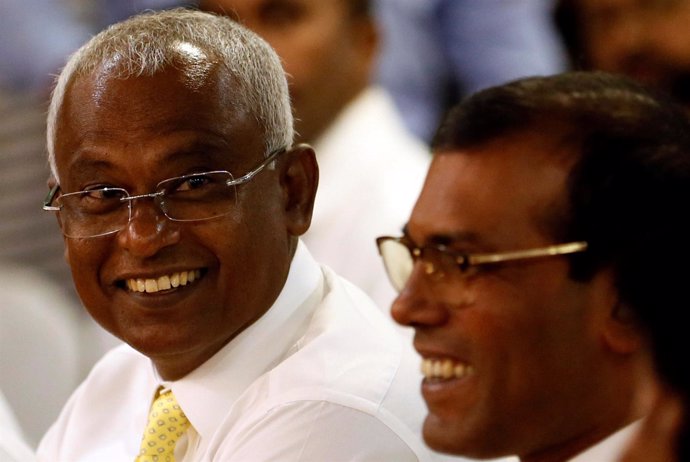 El candidato opositor Mohamed Solih y el ex presidente Mohamed Nasheed