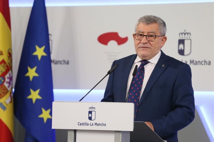 Consejero de Educación, Ángel Felpeto