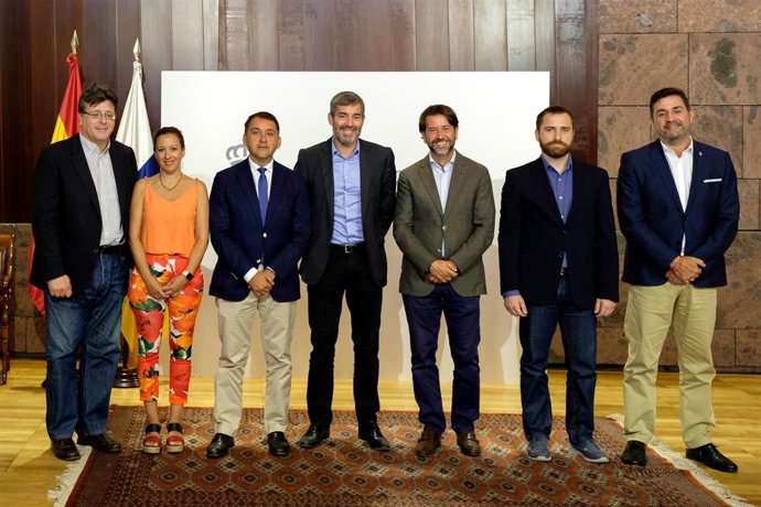 Asistentes a la firma del convenio