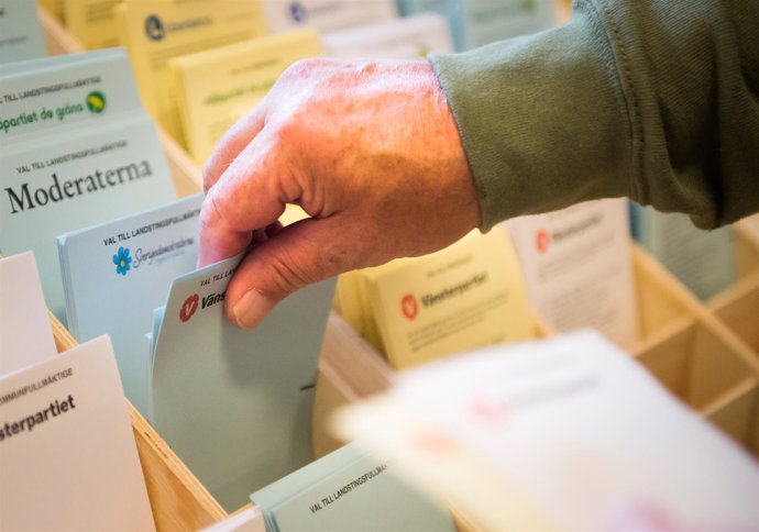 Papeletas en un colegio electoral de Estocolmo
