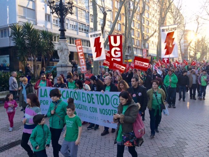 Manifestación educativa en Santander