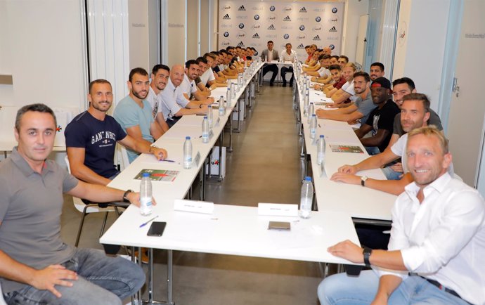 Reunión de capitanes y futbolistas de LaLiga 123 en AFE