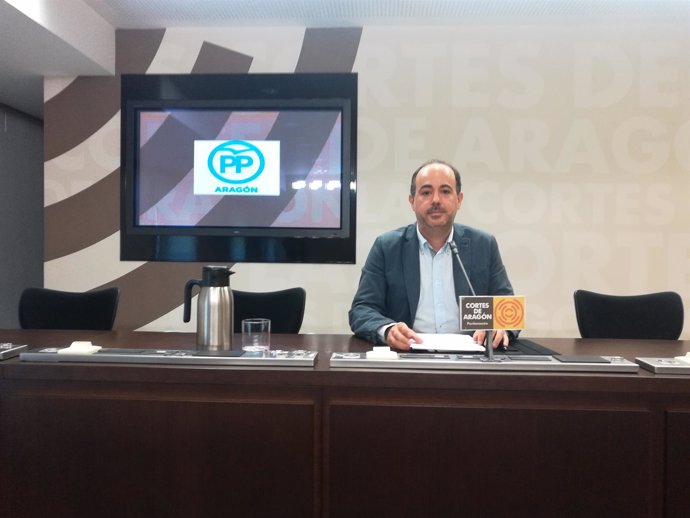 El protavoz de Consumo y Cooperación al Desarrollo del PP, Eduardo Péris