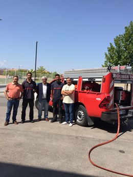 Cruz (c) en el Consorcio de Bomberos de Cazorla.