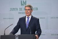 Junta ve "ridículo" que Moreno urja a Susana Díaz a decir la fecha de las elecciones y le pide que "se centre"