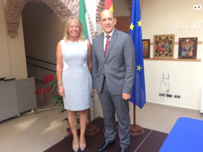 La alcaldesa de Marbella, Ángeles Muñoz y el concejal de Hacienda