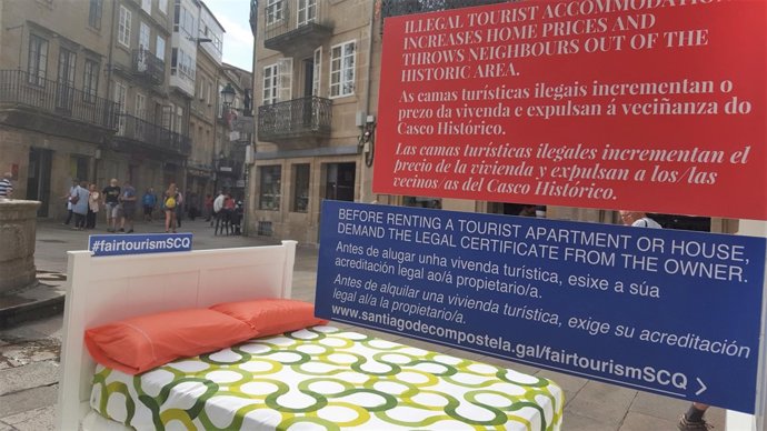 Campaña de concienciación por un turismo justo en Santiago