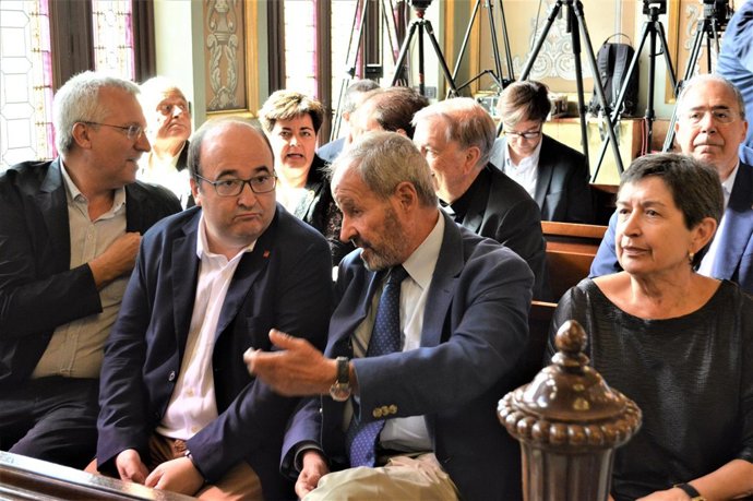 J.M.Forné (JxCat), M.Iceta (PSC) J.I.Llorens (PP) delegada T.Cunillera, S.Illa (