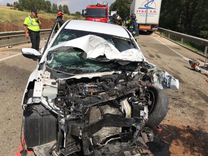 Soria.- Estado en el que ha quedado el turismo