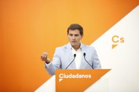 Rivera pide a Sánchez que "rectifique", requiera a Torra acatar la Constitución y aplique el 155 si no lo hace