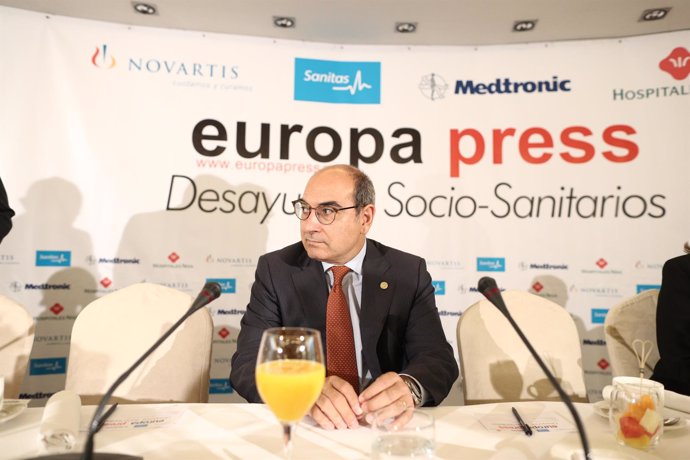 El consejero de Salud del País Vasco, Jon Darpon, en desayunos sanitarios