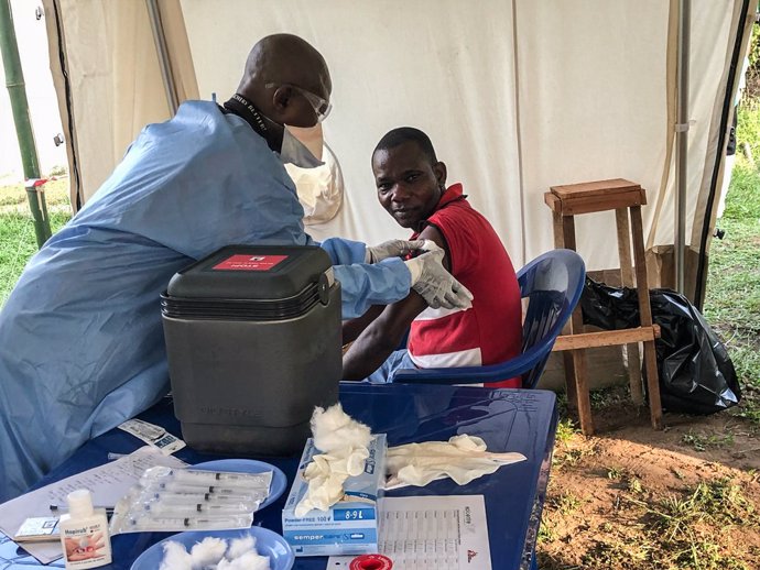 Campaña vacinación y asistencia del ébola en el congo