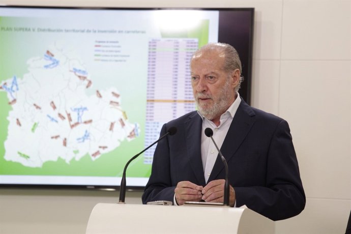 El presidente de la Diputación de Sevilla, Fernando Rodríguez Villalobos