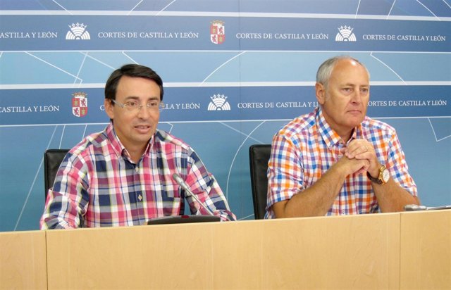 Pablos (i) y Guerrero (d) en la rueda de prensa