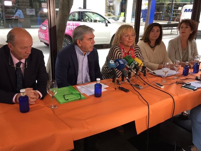 Mariano Marín, en el centro