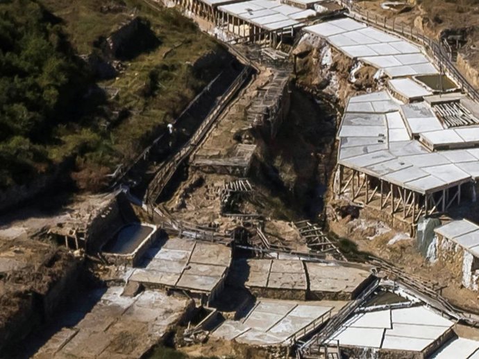 VALLE SALADO DE AÑANA (ALAVA)