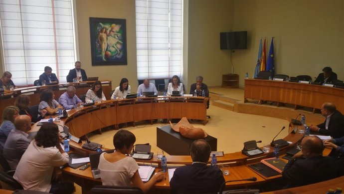 PP y PSOE rechazan un pleno en el Parlamento sobre O Marisquiño