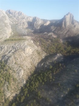 Imagen del fuego de Beniardá a las 10.45 horas