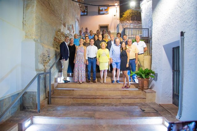 Momento de la inauguración de las nuevas escaleras en la Calle Sacristía.